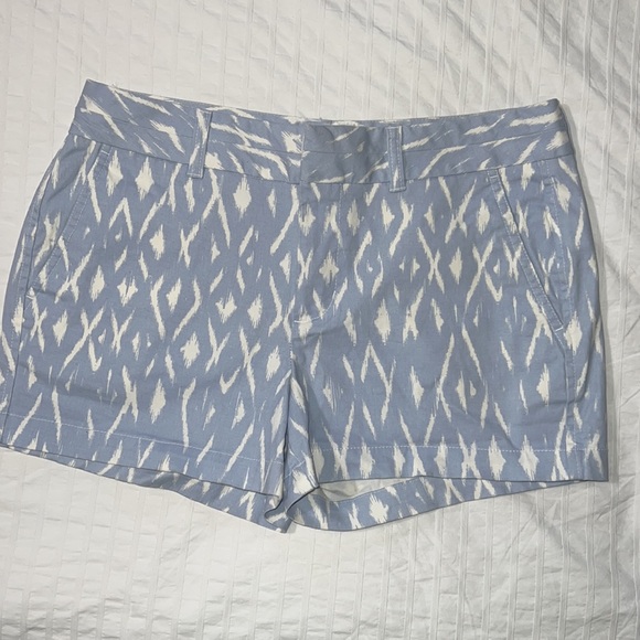 GAP Pants - GAP BRAND NEW!! 3 inch inseam shorts